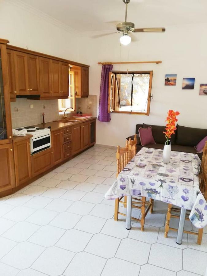 Theasea House With Garden Apartment Riglia Bagian luar foto