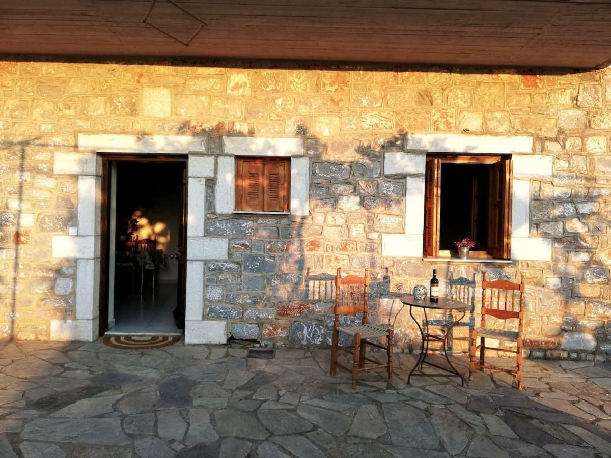 Theasea House With Garden Apartment Riglia Bagian luar foto